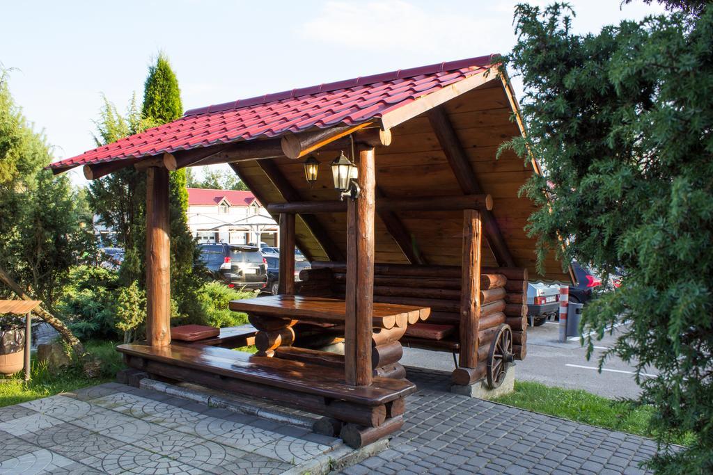 Галицька Корона Davidov Bagian luar foto